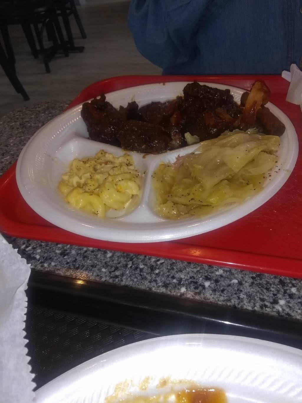 Adeles Southern Cooking & BBQ | restaurant | 2913 Dixie Hwy, Louisville, KY 40216, USA | 5023985880 OR +1 502-398-5880