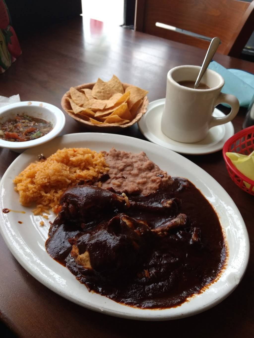 El Huarachito | restaurant | 3010 N Broadway, Los Angeles, CA 90031, USA | 3232230476 OR +1 323-223-0476