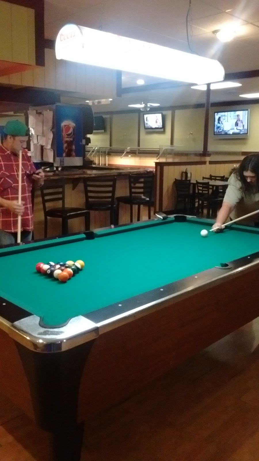 Round Table Pizza | meal takeaway | 60 E Main St, Quincy, CA 95971, USA | 5302832320 OR +1 530-283-2320