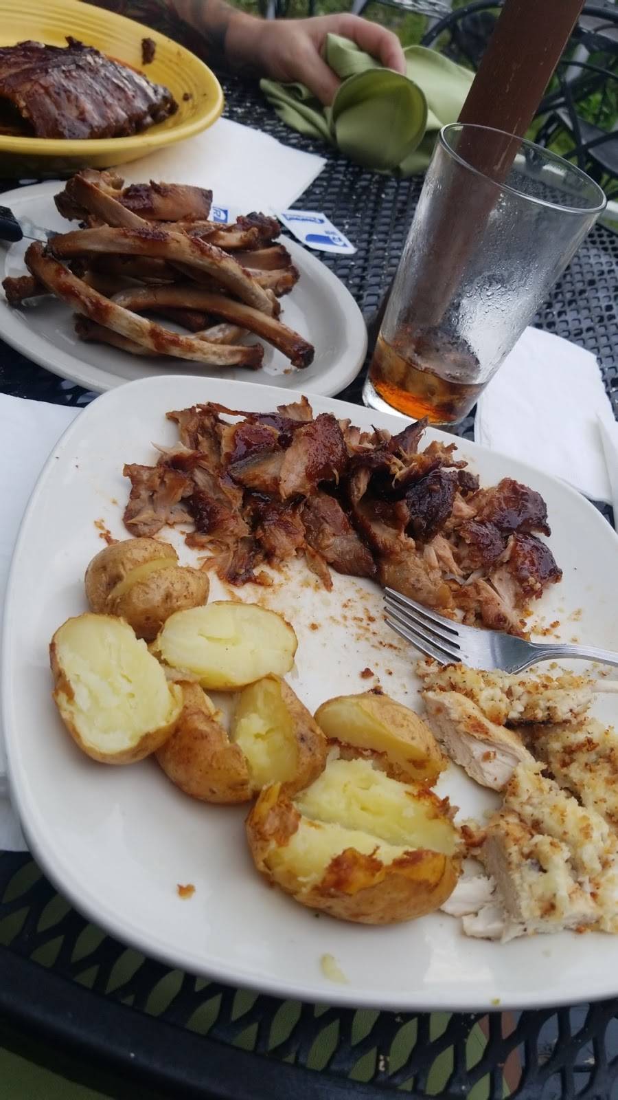 Red Rock Falls | restaurant | 664 PA-173, Slippery Rock, PA 16057, USA | 7244060806 OR +1 724-406-0806