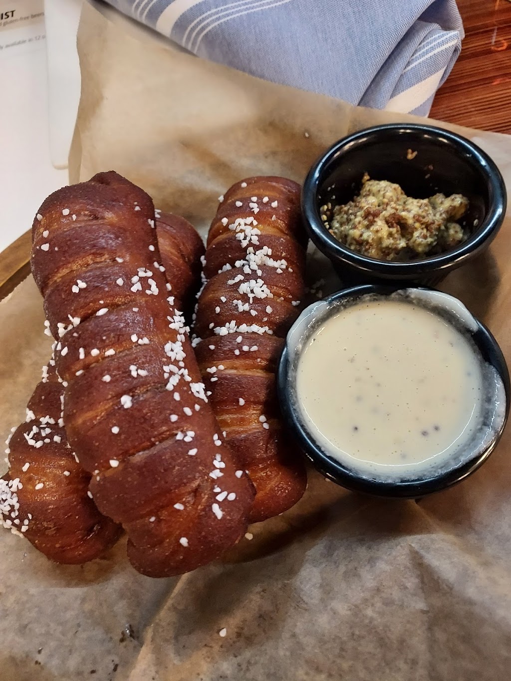 Hopothecary Ales Brewery and Kitchen | restaurant | 303 Main St, North Reading, MA 01864, USA | 9782071254 OR +1 978-207-1254