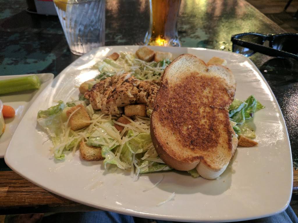 Charlie & Jakes Brewery Grille | restaurant | 6300 N Wickham Rd #137, Melbourne, FL 32940, USA | 3217527675 OR +1 321-752-7675