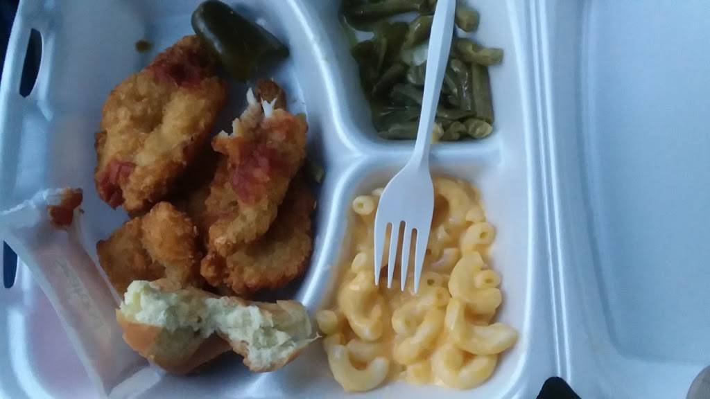 Lisas Chicken | restaurant | 716 N Riverside Dr, Fort Worth, TX 76111, USA | 8172221114 OR +1 817-222-1114