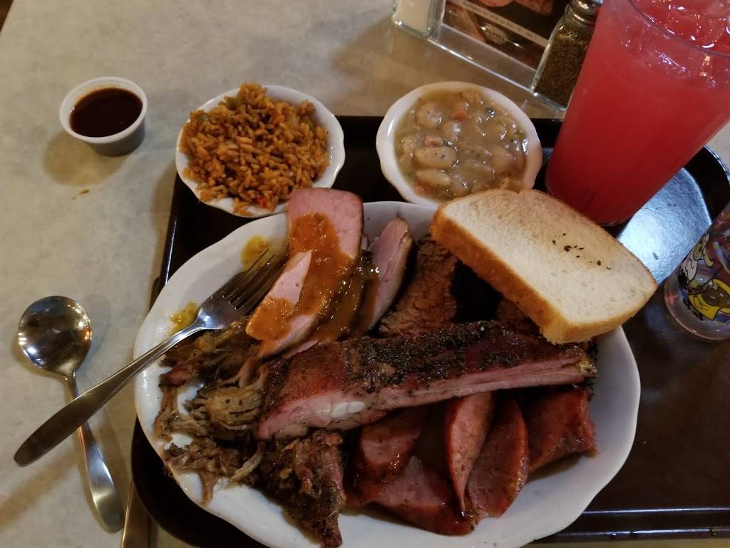 Pappas Bar-B-Q | restaurant | 8777 S Main St, Houston, TX 77025, USA | 7134321107 OR +1 713-432-1107