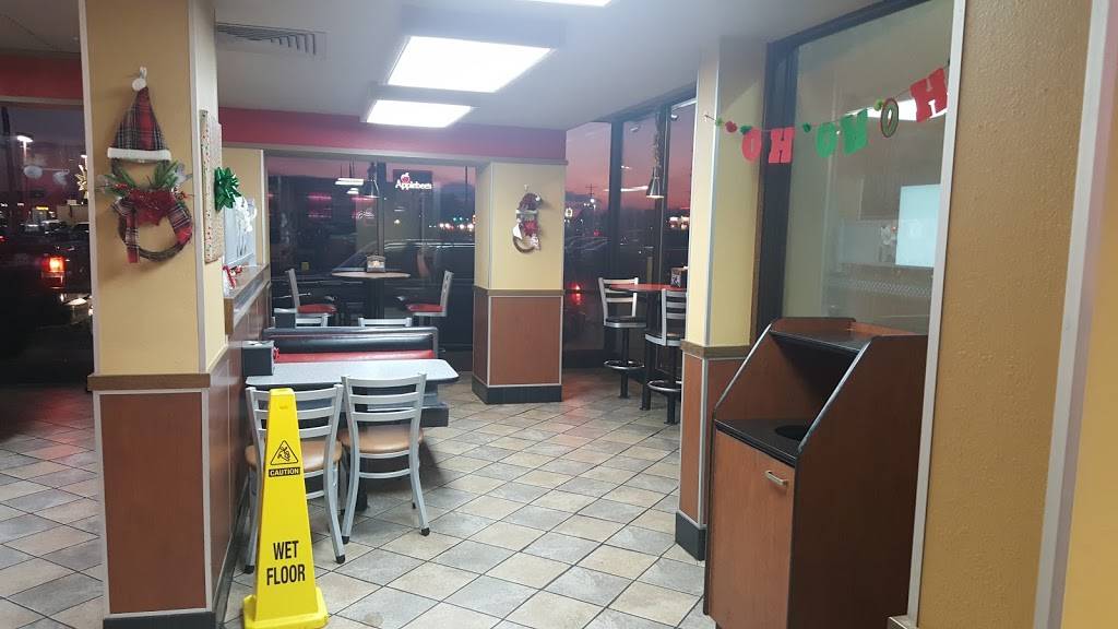 Hardees | restaurant | 698 N Dupont Blvd, Milford, DE 19963, USA | 3024226083 OR +1 302-422-6083
