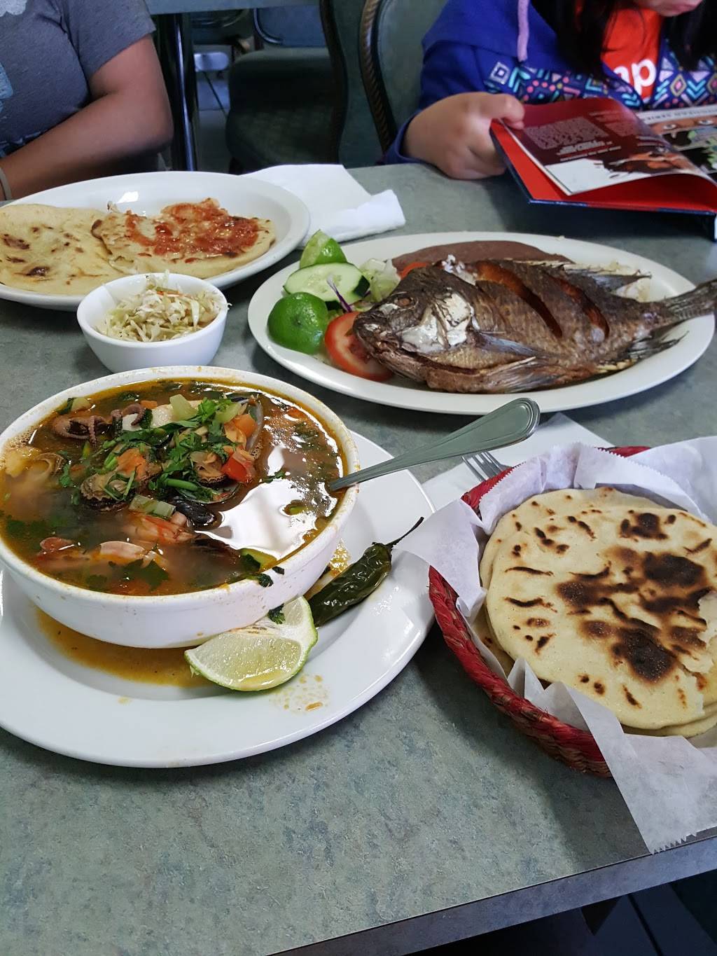 Los Trinos | restaurant | 5672 Mission St, San Francisco, CA 94112, USA | 4157695093 OR +1 415-769-5093