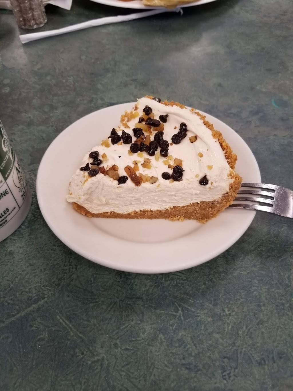 Early Bird Restaurant | restaurant | 37 Main St, Oakland, ME 04963, USA | 2074659608 OR +1 207-465-9608