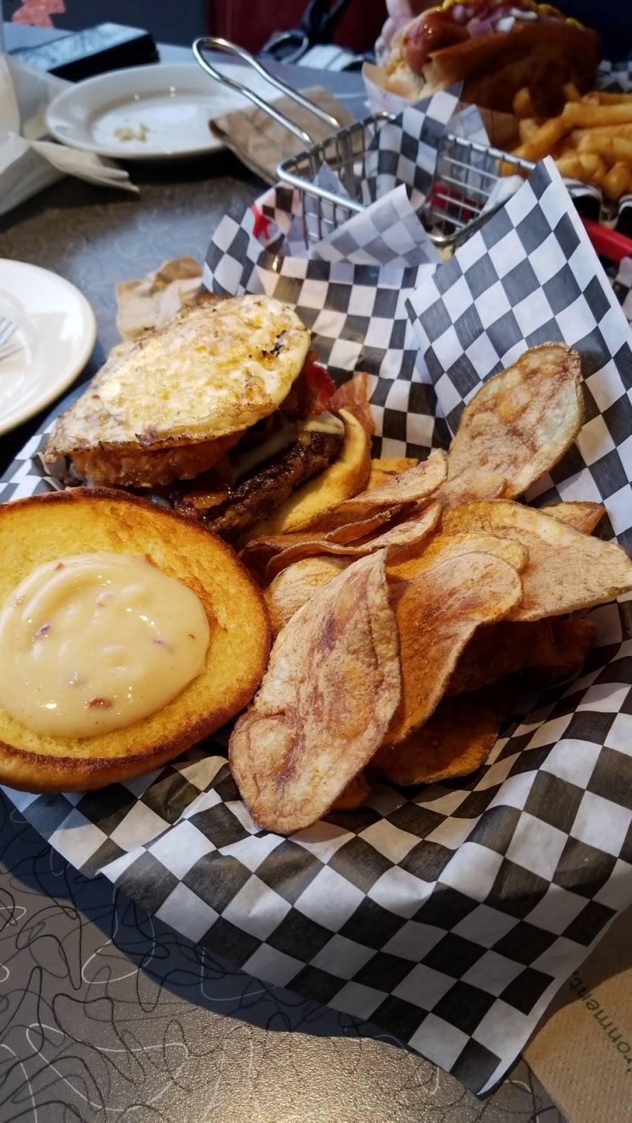 KCs Classic Burger Bar | restaurant | 2459, 625 E Washington St, North Attleborough, MA 02760, USA | 5083160901 OR +1 508-316-0901