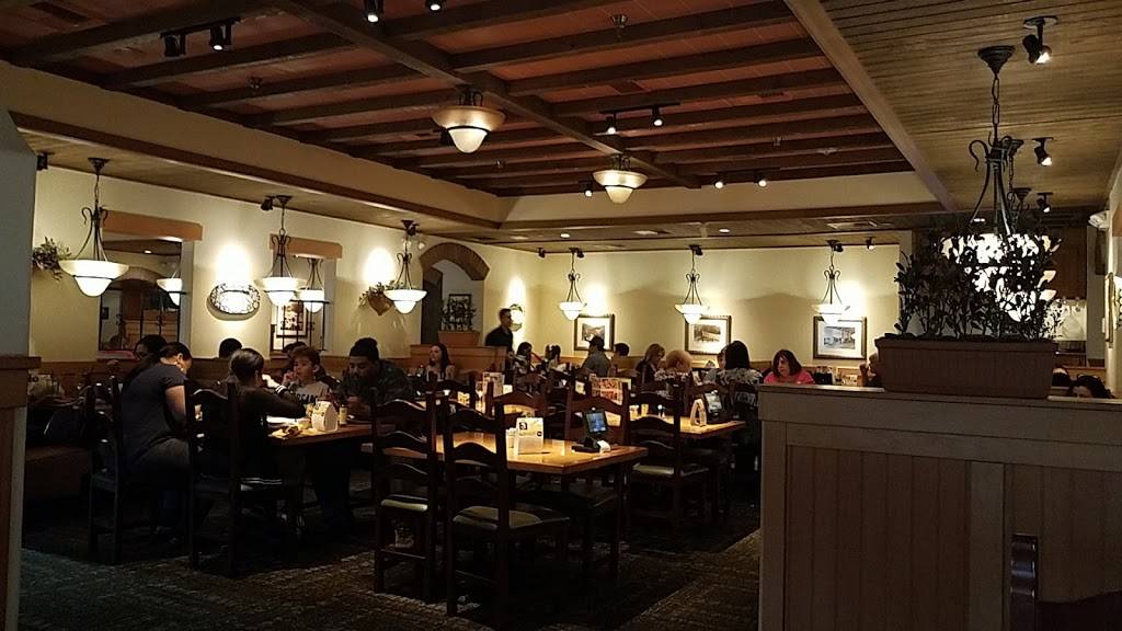 Olive Garden Italian Restaurant | meal takeaway | 510 Woodbridge Center Dr, Woodbridge, NJ 07095, USA | 7327263191 OR +1 732-726-3191