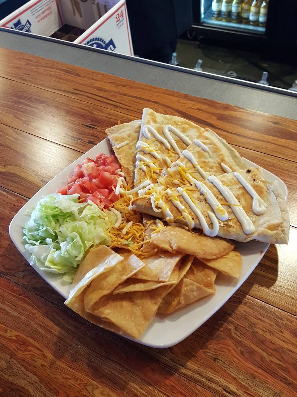 The Corner Bar & Grill | restaurant | 4015 Owen Rd, Fenton, MI 48430, USA | 8103548808 OR +1 810-354-8808