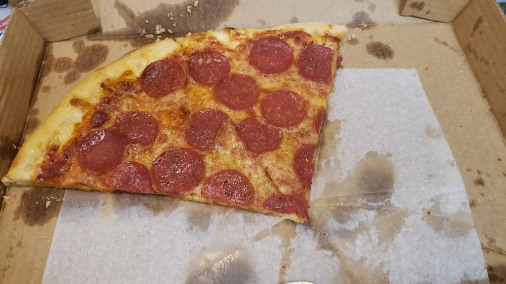 Johnnys Pizzeria | meal delivery | 9562 SE Maricamp Rd, Ocala, FL 34472, USA | 3526874545 OR +1 352-687-4545