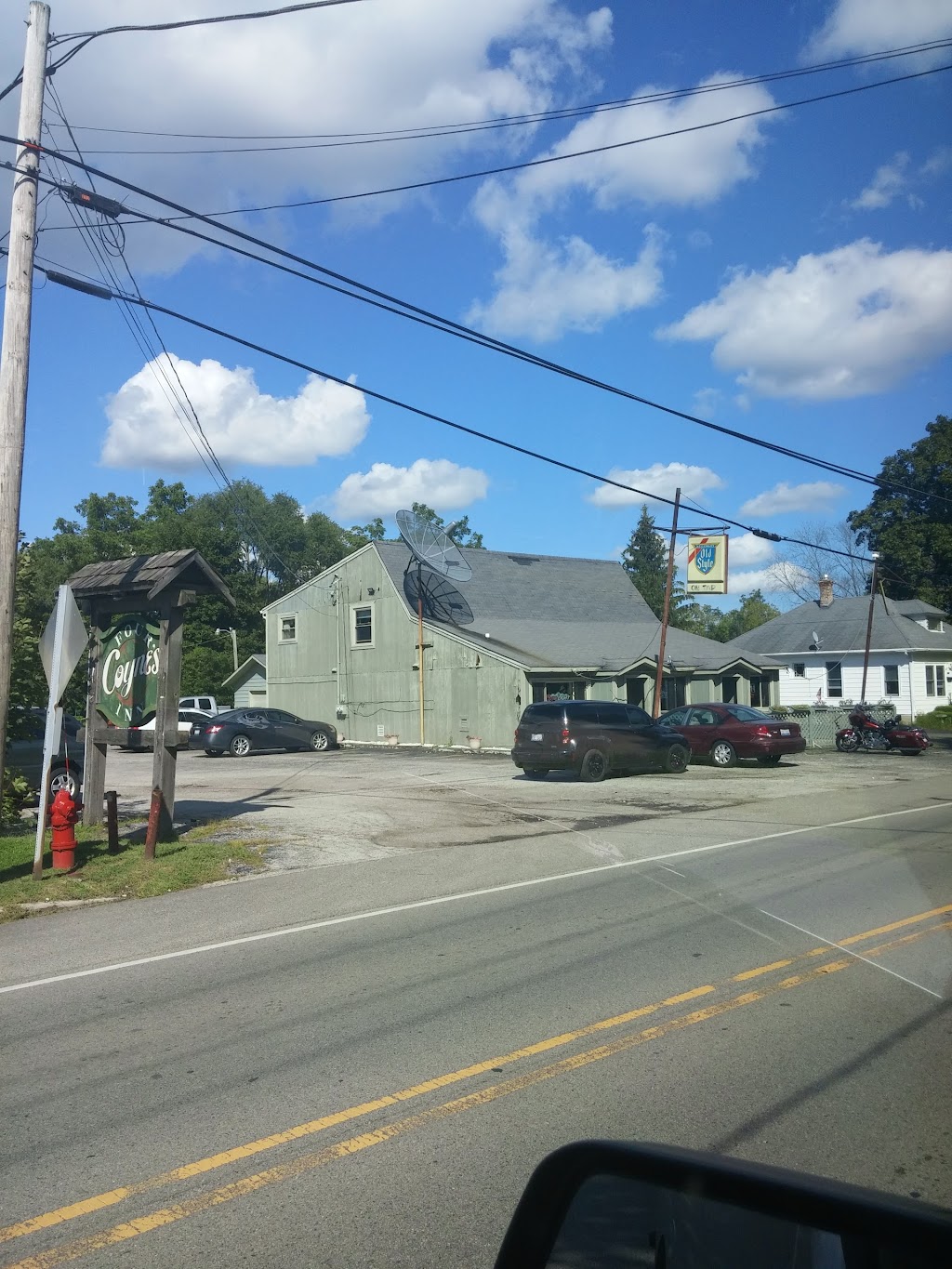 Four Coynes Bar & Grill | restaurant | 302 W Nippersink Rd, Round Lake, IL 60073, USA | 8477403742 OR +1 847-740-3742