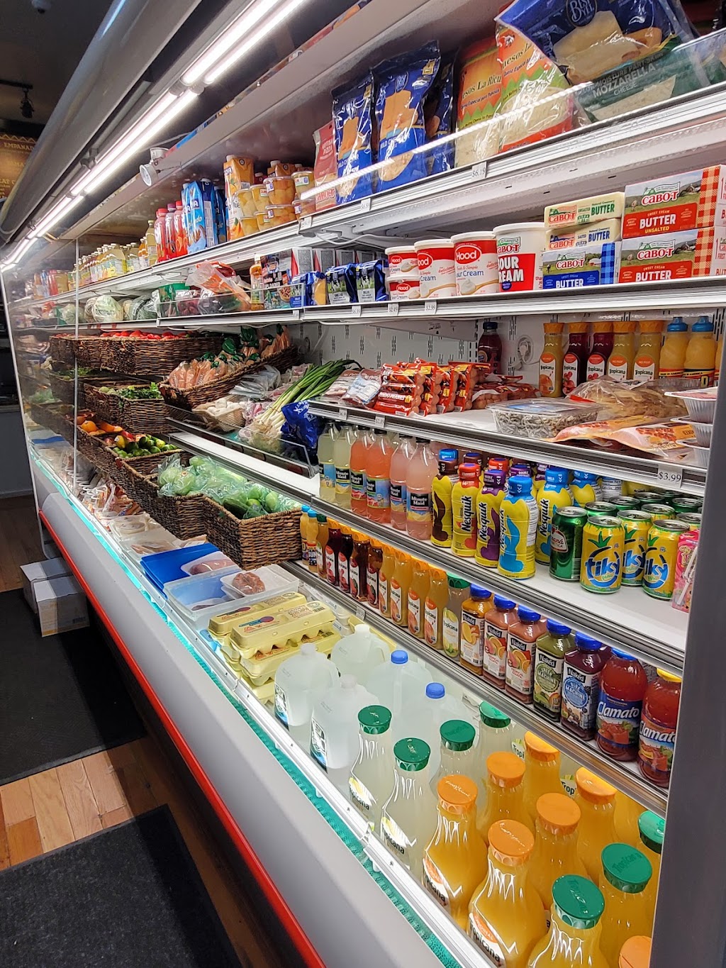 Leos Market & Restaurant | restaurant | 162 Broadway, Newport, RI 02840, USA | 4016195935 OR +1 401-619-5935