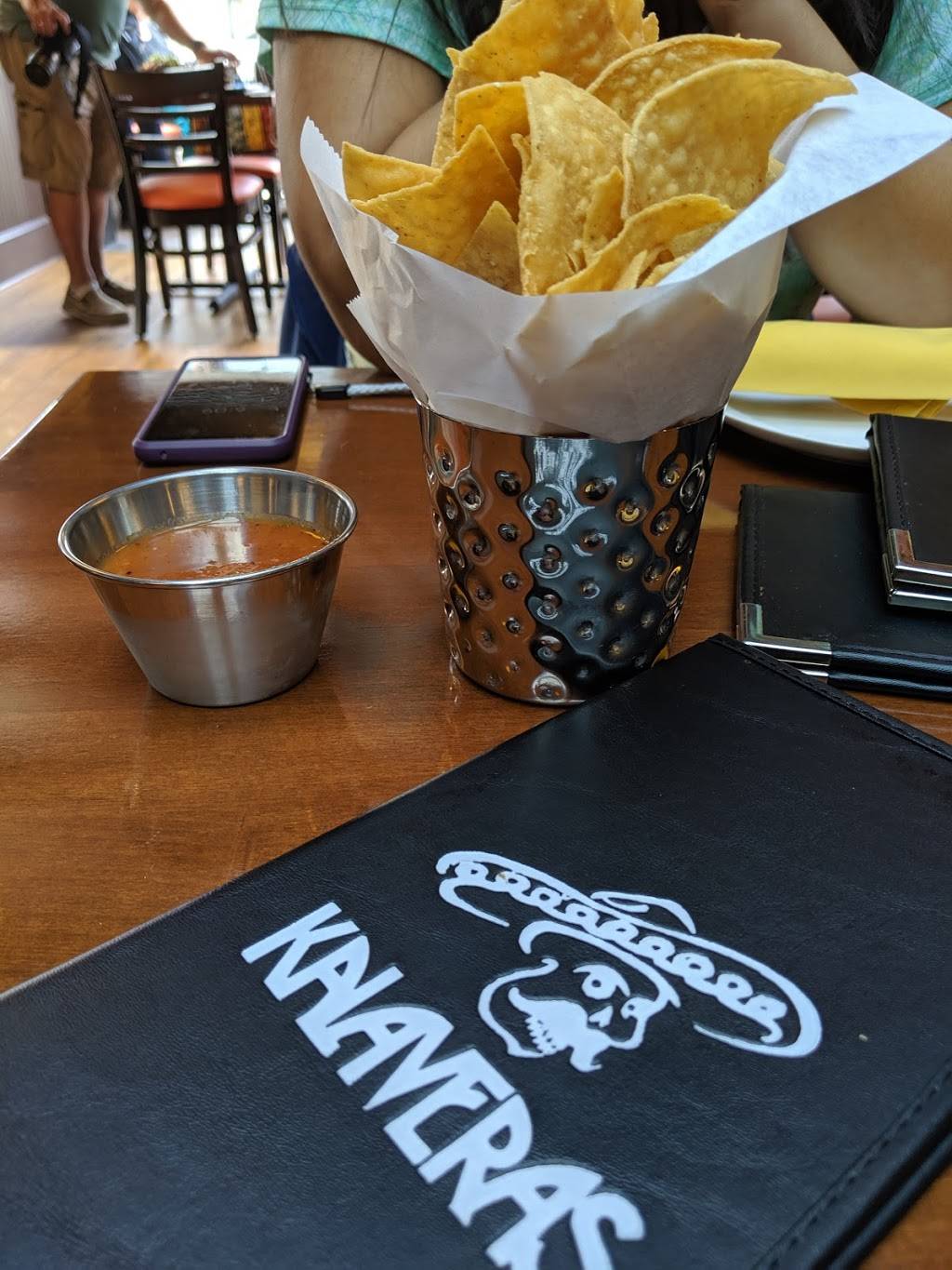 Kalaveras | restaurant | 228 Ave I, Redondo Beach, CA 90277, USA | 4243042111 OR +1 424-304-2111