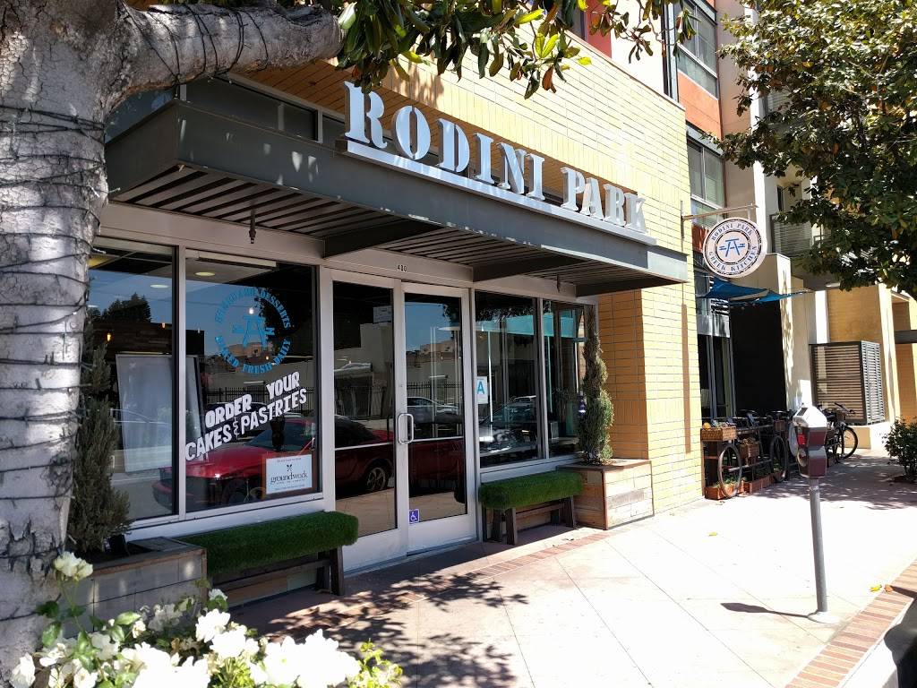 Rodini Park | restaurant | 11049 W Magnolia Blvd, North Hollywood, CA 91601, USA | 8183584802 OR +1 818-358-4802