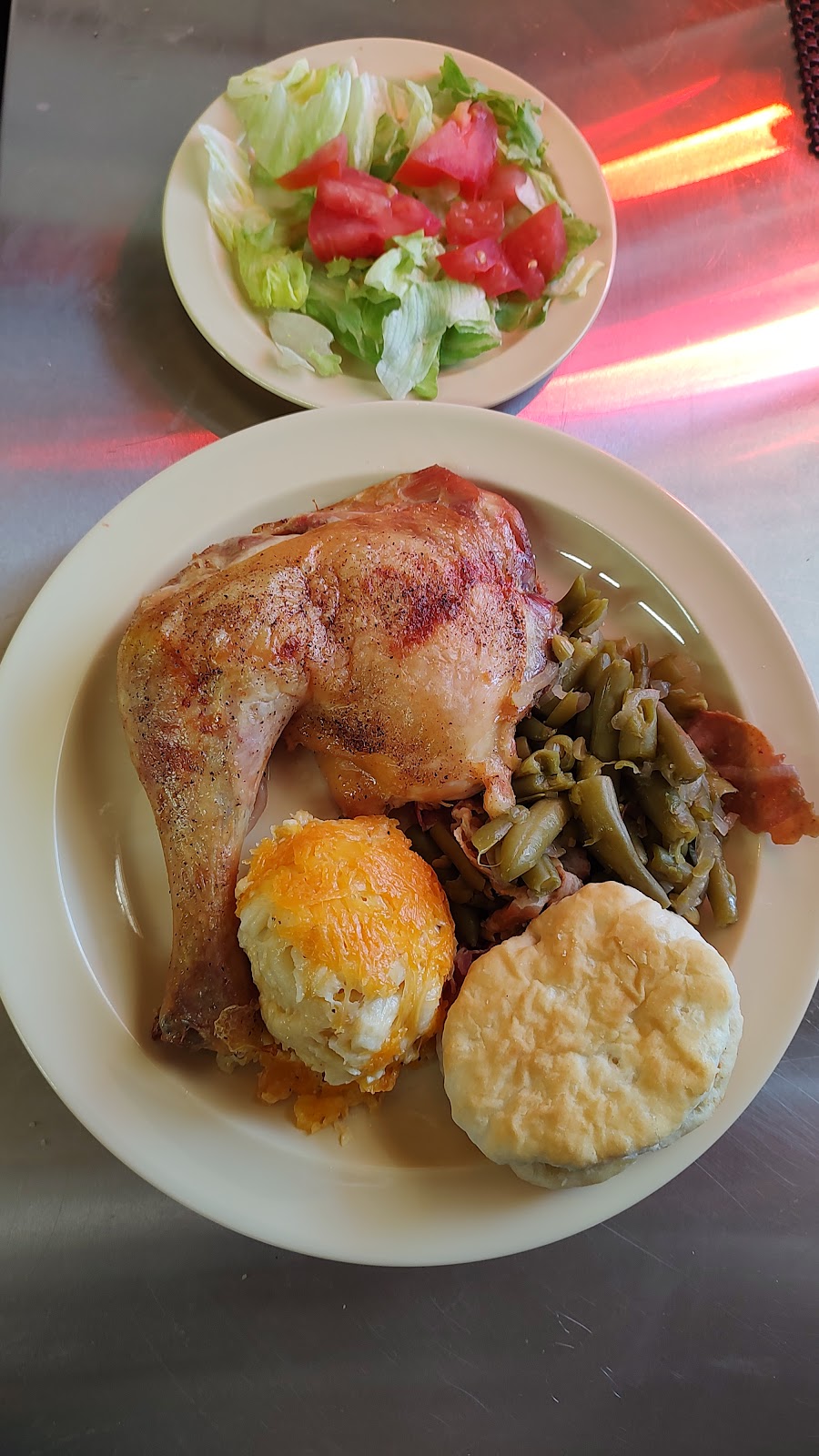 Vics Touchdown Grill | restaurant | 4757 LA-1, Raceland, LA 70394, USA | 9855376223 OR +1 985-537-6223