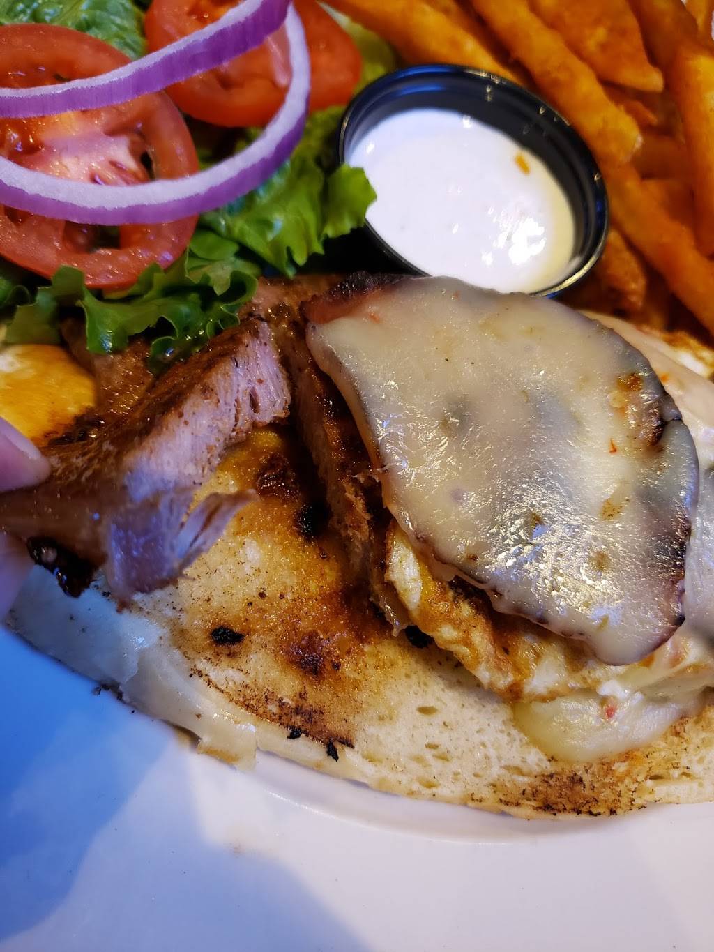 Chatham Tap Butler | restaurant | 4702 Sunset Ave Suite 100, Indianapolis, IN 46208, USA | 3176062500 OR +1 317-606-2500