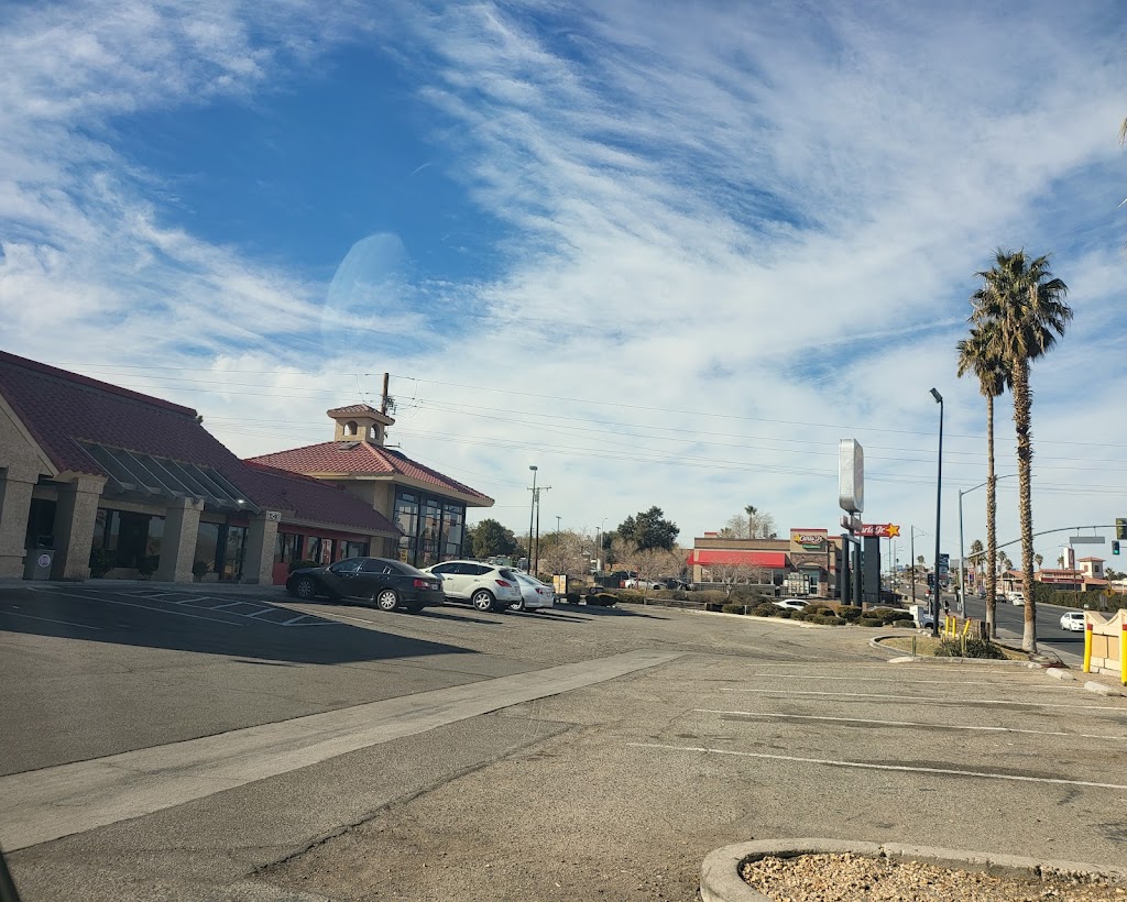 Burger King | restaurant | 1540 E Main St, Barstow, CA 92311, USA | 7602566252 OR +1 760-256-6252