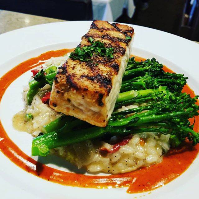 Zinfandel Grille | restaurant | 2384 Fair Oaks Blvd, Sacramento, CA 95825, USA | 9164857100 OR +1 916-485-7100