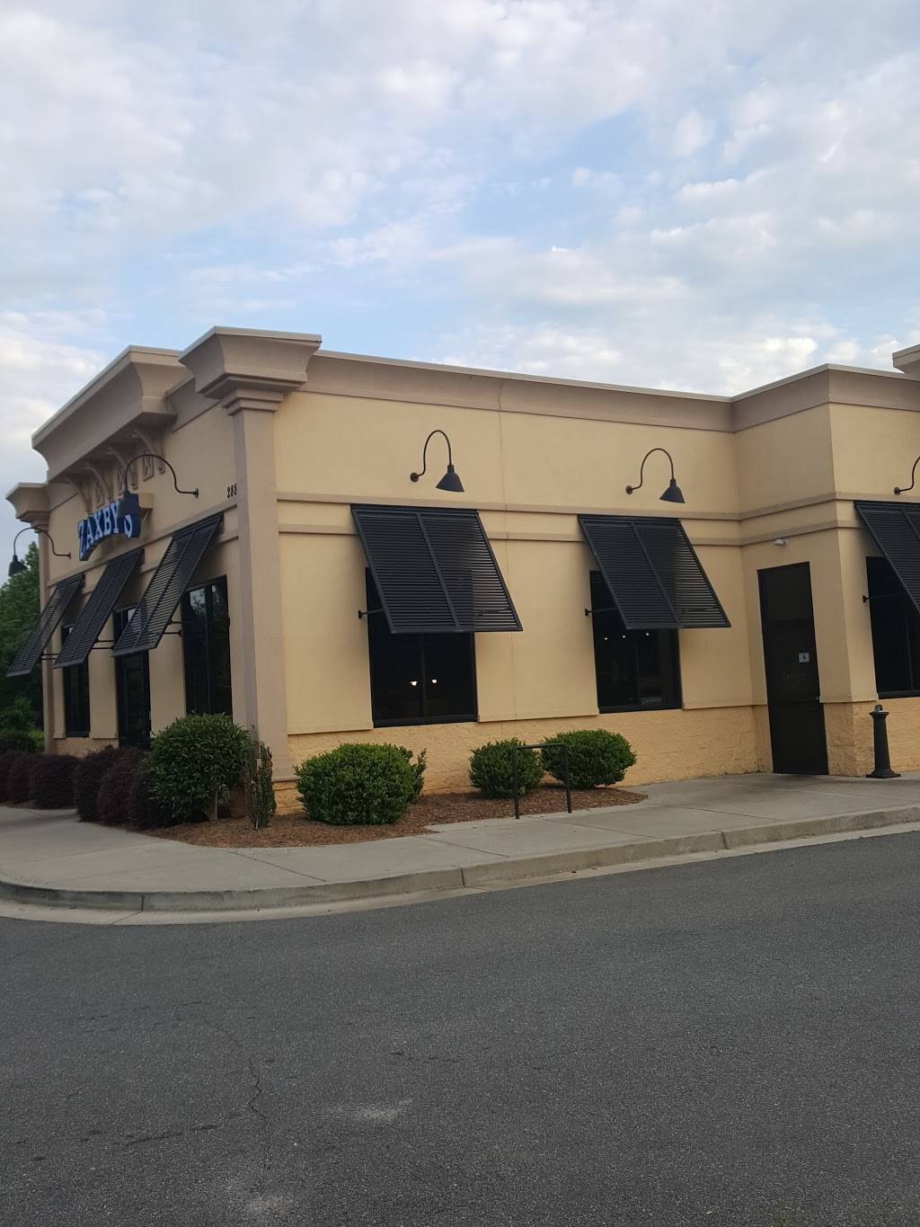 Zaxbys Chicken Fingers & Buffalo Wings | restaurant | 2889 Heckle Blvd, Rock Hill, SC 29732, USA | 8033661550 OR +1 803-366-1550