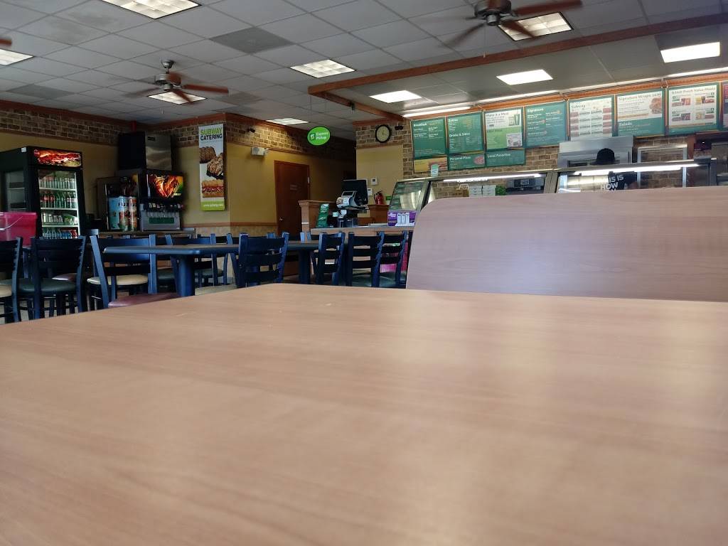 Subway | restaurant | 80 Gin Site Road, Caledonia, MS 39740, USA | 6628550057 OR +1 662-855-0057