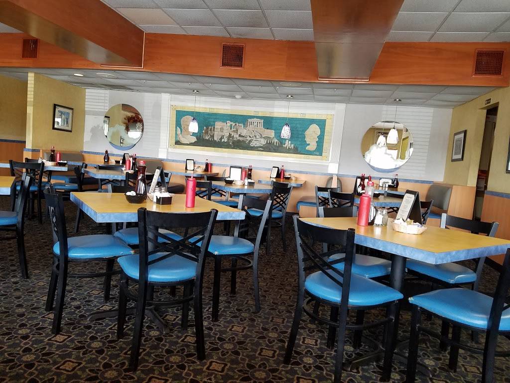 Victorias Family Restaurant | restaurant | 370 N Courtenay Pkwy, Merritt Island, FL 32953, USA | 3214591656 OR +1 321-459-1656