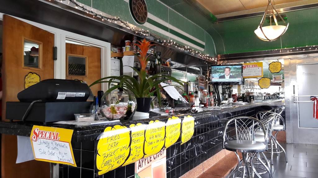 Daphnes Diner | restaurant | 1124 US-130, Robbinsville, NJ 08691, USA | 6092083104 OR +1 609-208-3104