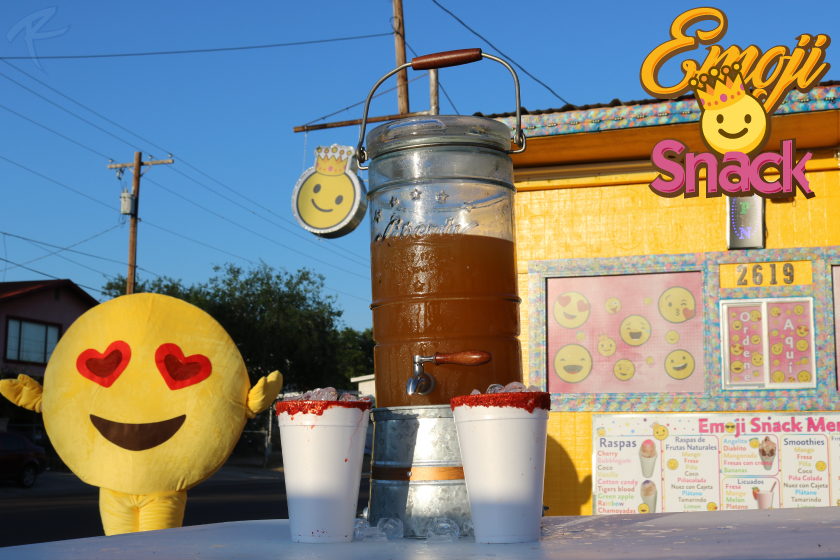 Emoji Snack | meal takeaway | 2619 Convent Ave, Laredo, TX 78040, USA | 9564804979 OR +1 956-480-4979