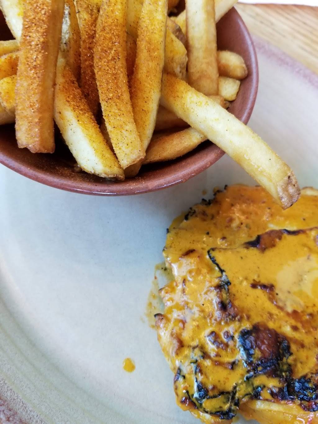 Nandos Peri-Peri | restaurant | 2002 Annapolis Mall Rd, Annapolis, MD 21401, USA | 4102240585 OR +1 410-224-0585