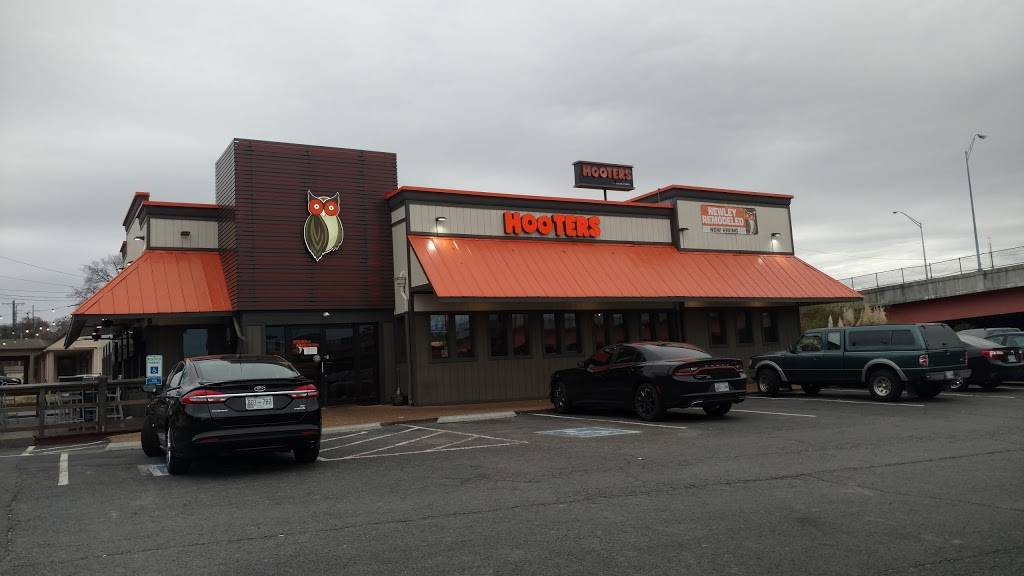 Hooters | meal takeaway | 654 Wade Cir S, Goodlettsville, TN 37072, USA | 6158516499 OR +1 615-851-6499