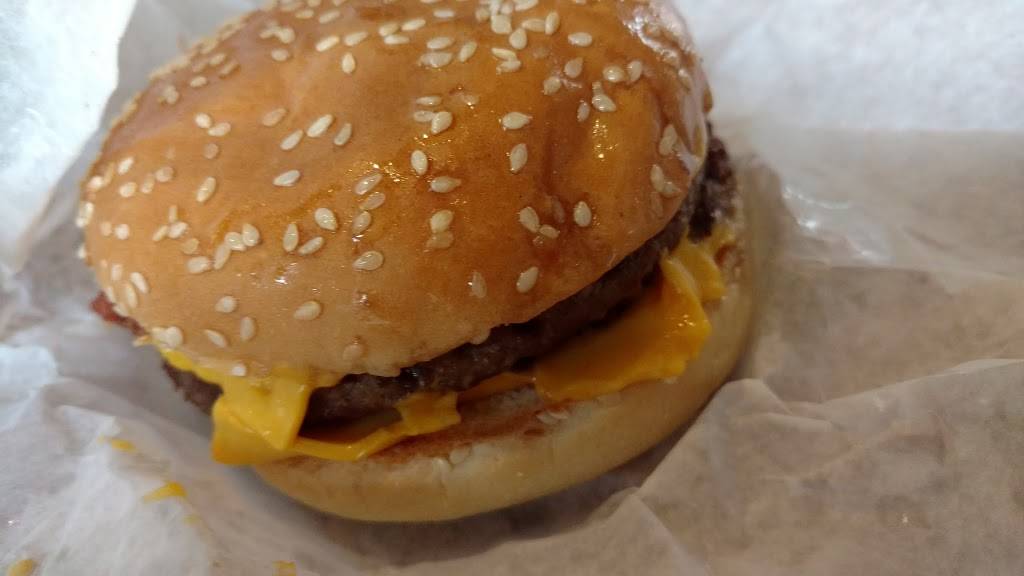 Toms Drive In | restaurant | 501 N Westhill Blvd, Appleton, WI 54914, USA | 9207310827 OR +1 920-731-0827