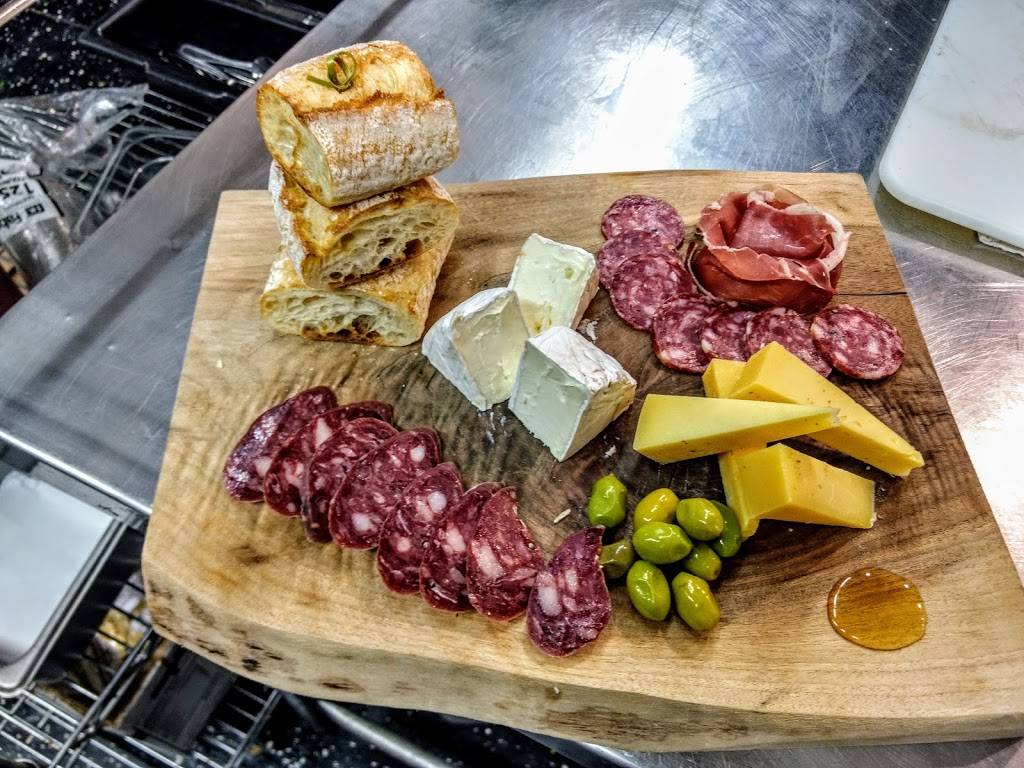 Shire Breu-Hous | restaurant | 63 Flansburg Ave, Dalton, MA 01226, USA | 4138428313 OR +1 413-842-8313