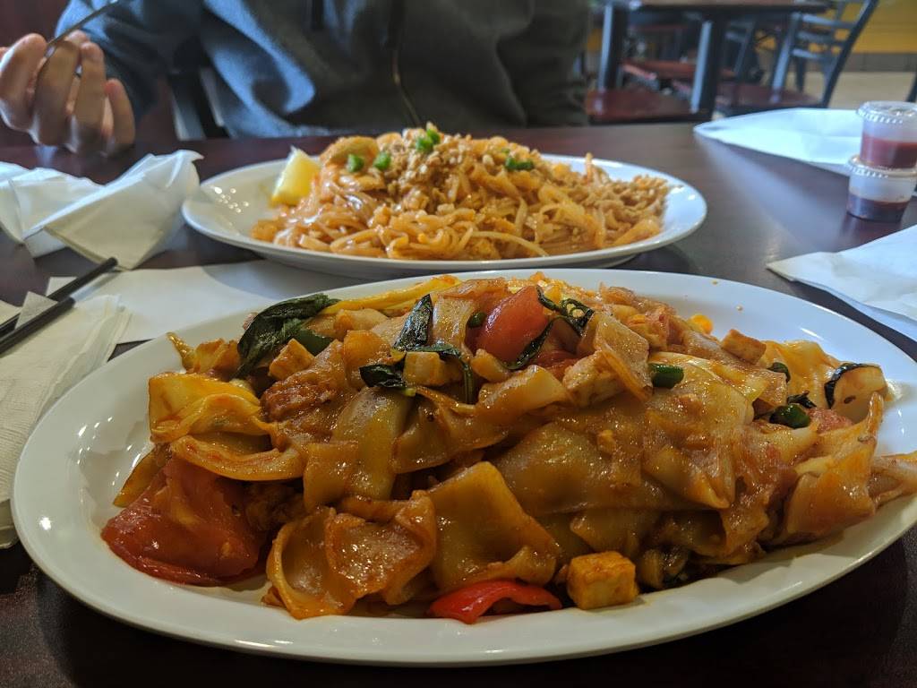 Green Papaya | restaurant | 7840 West Ln D4, Stockton, CA 95210, USA | 2099818733 OR +1 209-981-8733