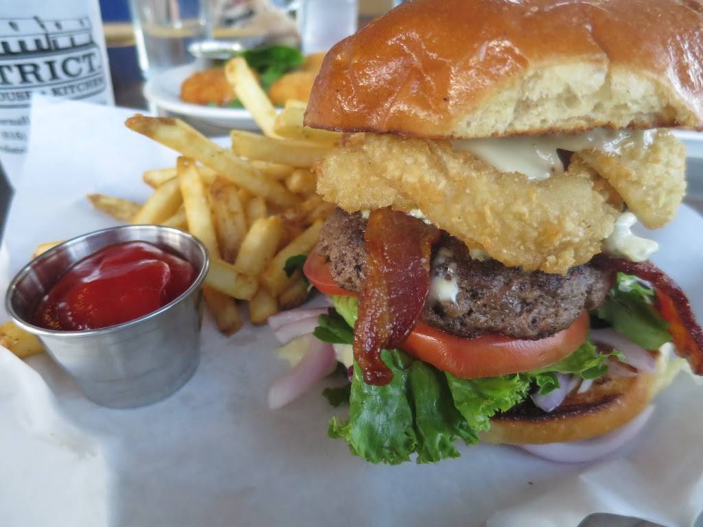 District. Pour House + Kitchen | restaurant | 7122 Wornall Rd, Kansas City, MO 64114, USA | 8163330799 OR +1 816-333-0799