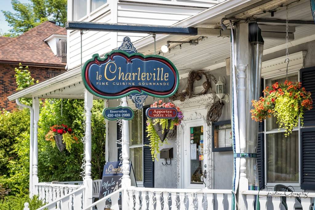 le Charleville | restaurant | 197 Avenue Saint-Charles, Vaudreuil-Dorion, QC J7V 2L4, Canada | 4504242990 OR +1 450-424-2990