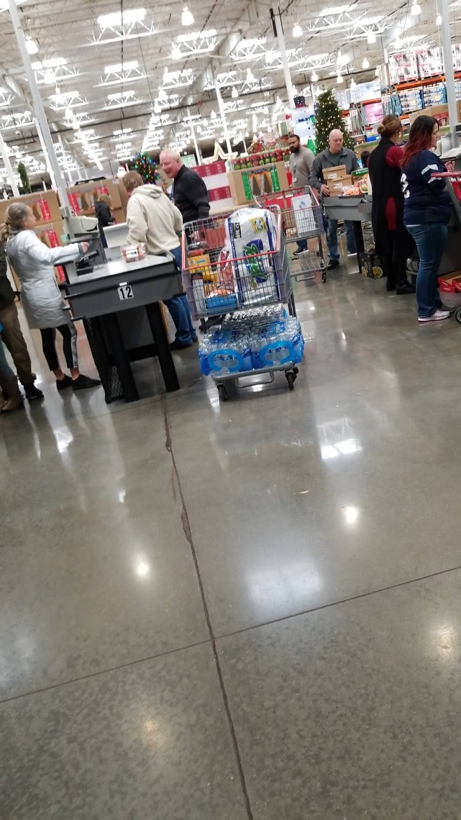 Costco Food Court | meal takeaway | 45460 Market St, Shelby Charter Twp, MI 48315, USA | 5865802000 OR +1 586-580-2000