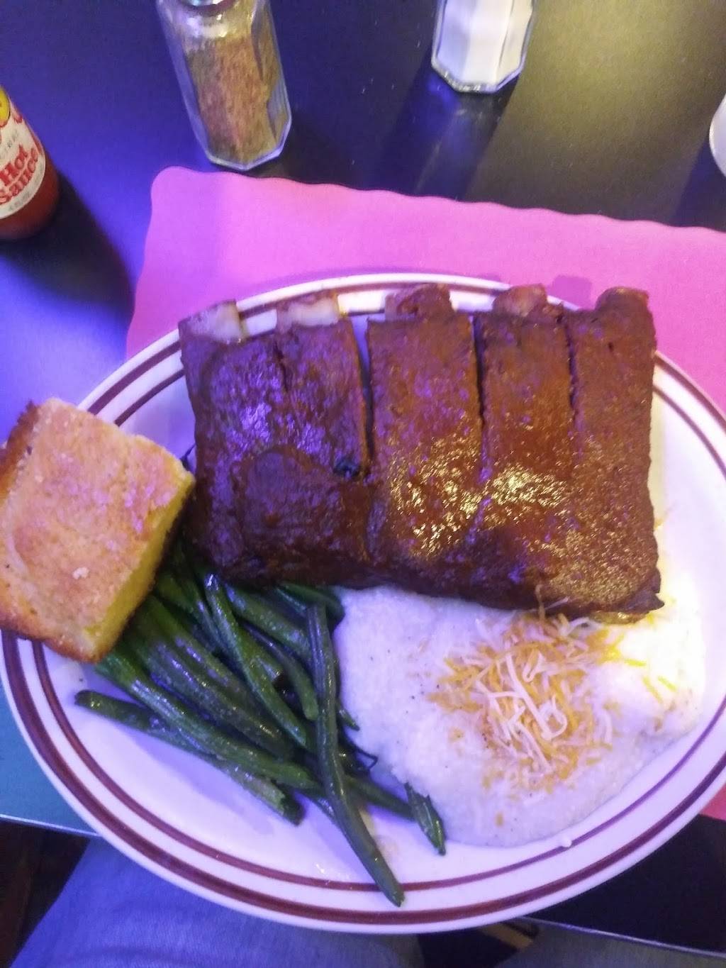 Bayou BBQ & Grill | restaurant | 221 Shaw St, New London, CT 06320, USA | 8603267947 OR +1 860-326-7947