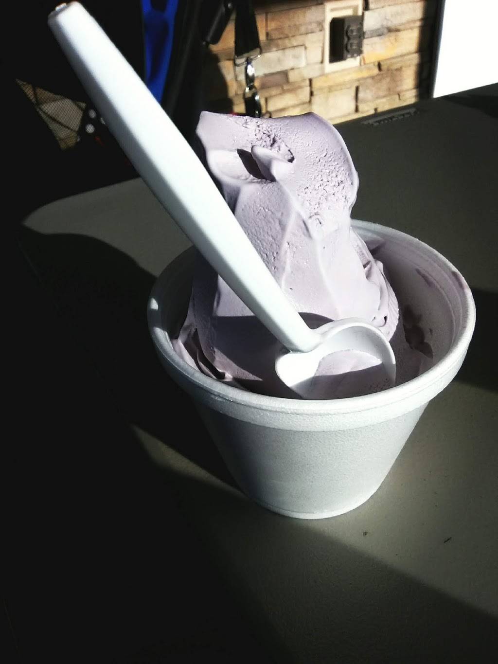 Frenchys Ice Cream and Grille | restaurant | 2747 Main St, Crown Point, NY 12928, USA | 5185973938 OR +1 518-597-3938