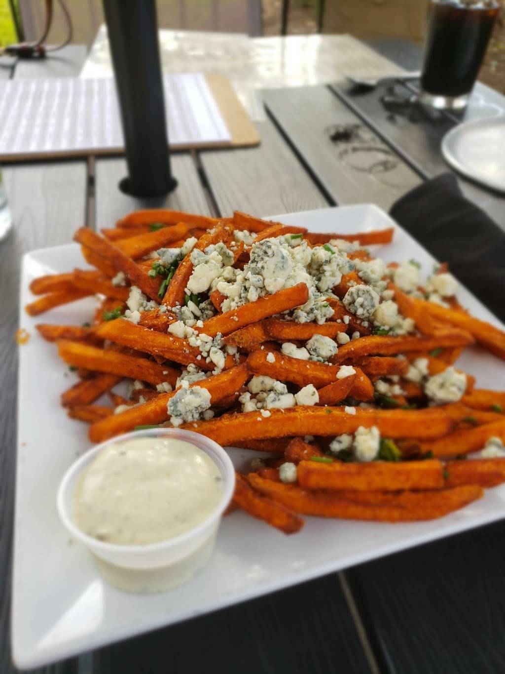 Quinns Neighbourhood Pub and Eatery | restaurant | 1010 Murfreesboro Rd #118, Franklin, TN 37067, USA | 6158072753 OR +1 615-807-2753