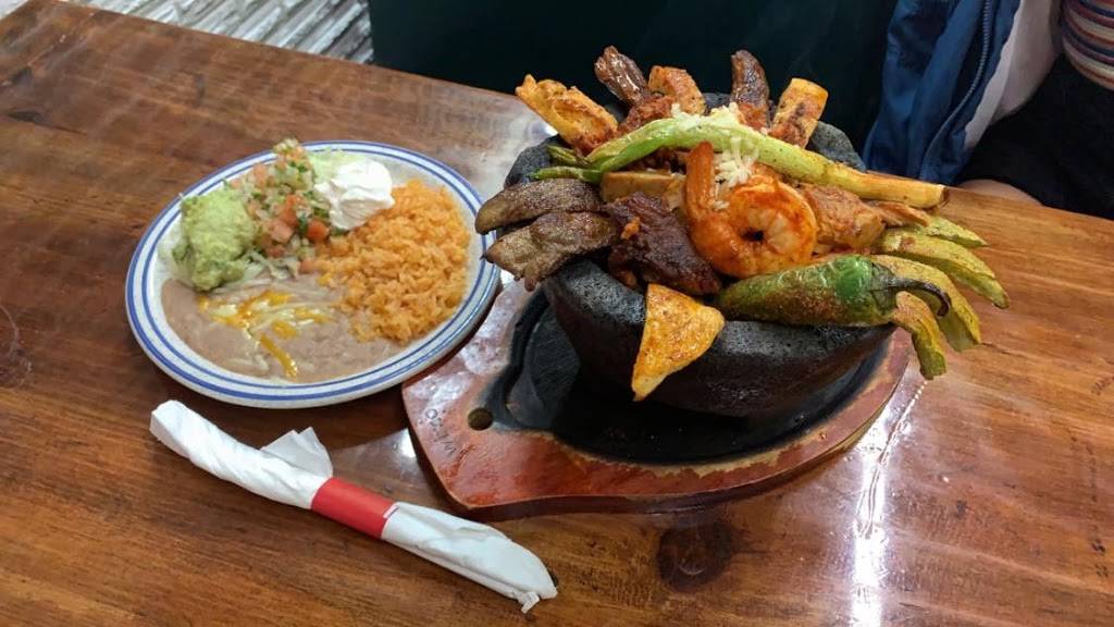 Los Primos Grill | restaurant | 2193 LA-532, Minden, LA 71055, USA | 3183825113 OR +1 318-382-5113