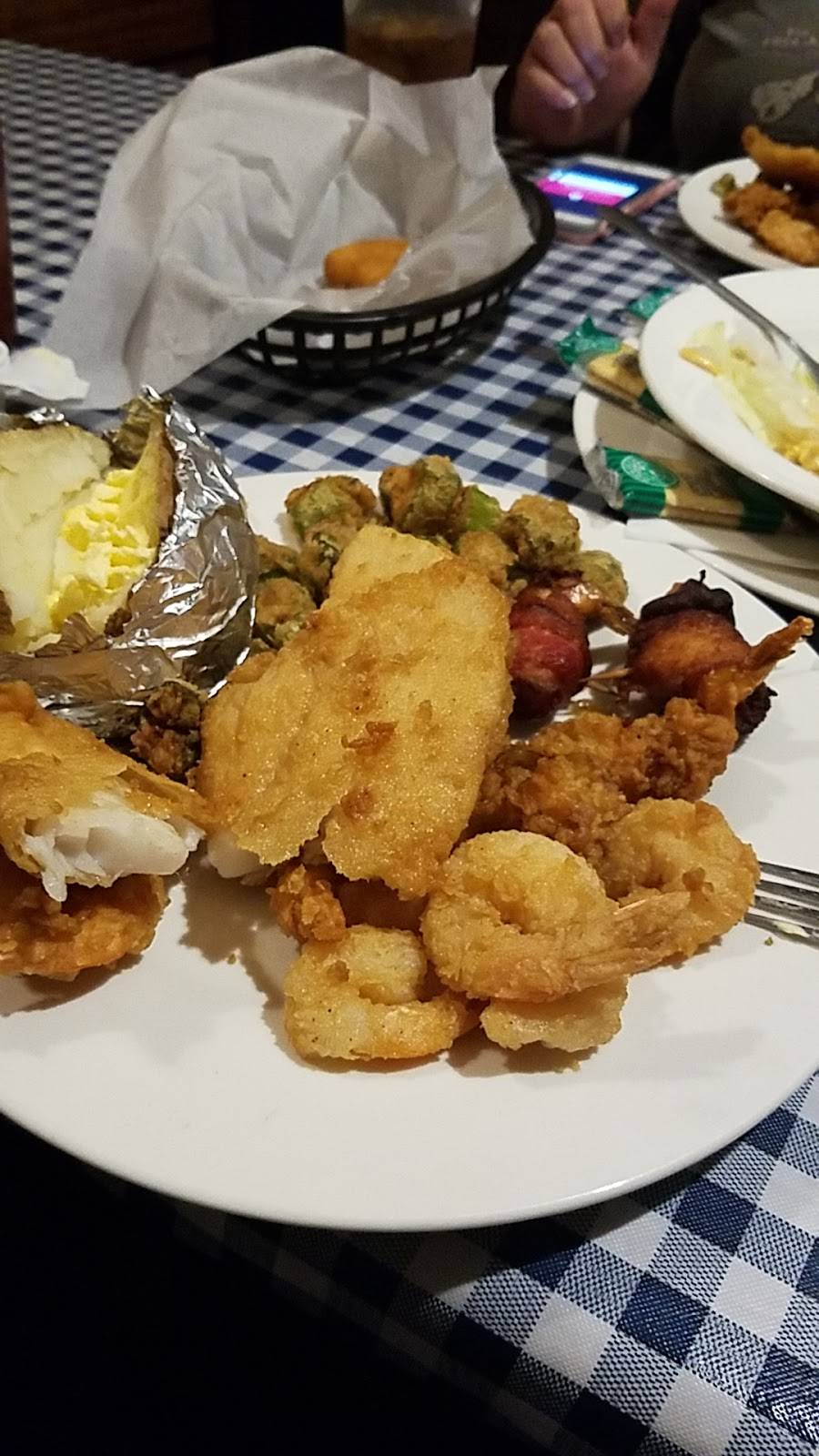 Easterbys Family Grille | restaurant | 2388 Ashley River Rd, Charleston, SC 29414, USA | 8435565707 OR +1 843-556-5707