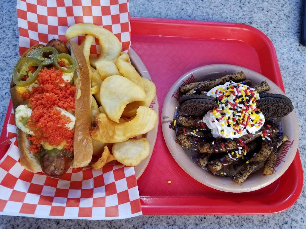 Award Wieners | meal takeaway | 1313 S, Disneyland Dr, Anaheim, CA 92802, USA | 7147813463 OR +1 714-781-3463