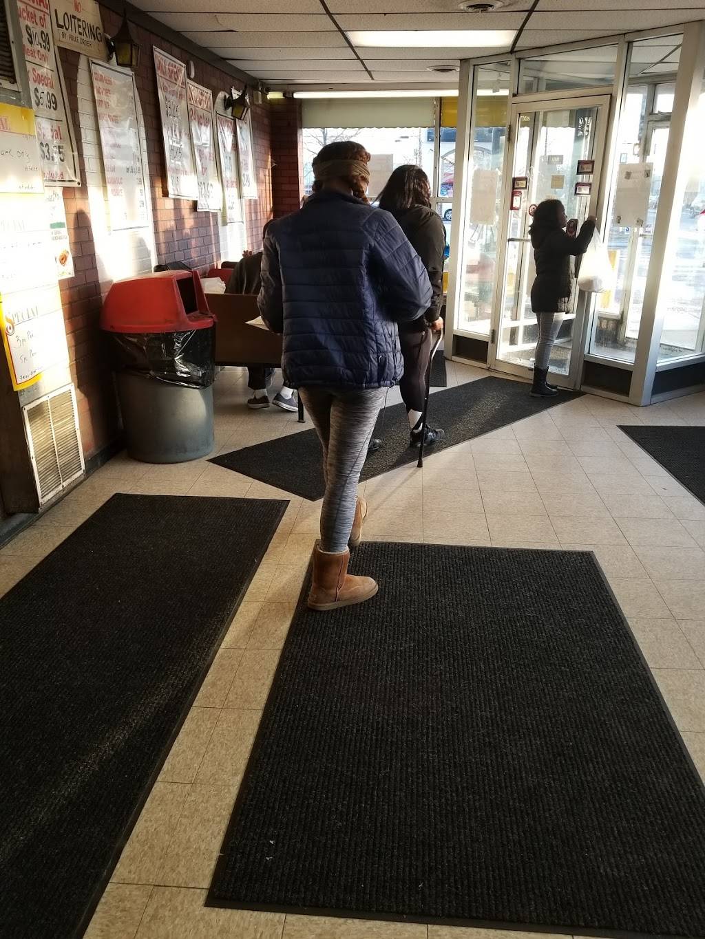 Harolds Chicken Shack | restaurant | 10259 S Halsted St, Chicago, IL 60628, USA | 7738819240 OR +1 773-881-9240