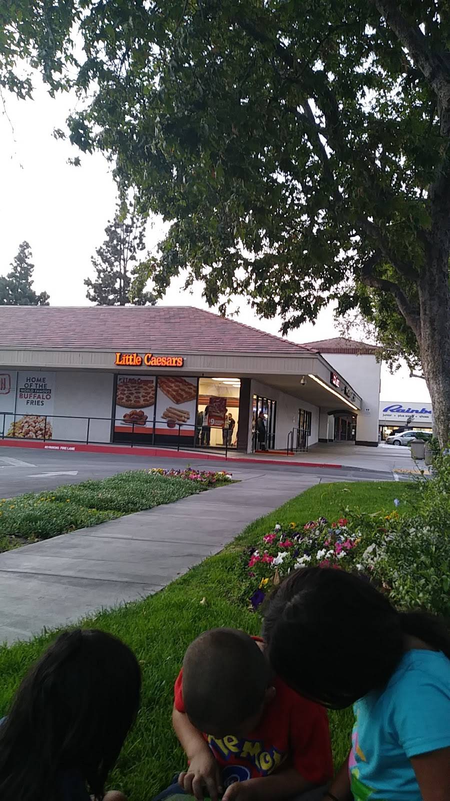 Little Caesars Pizza | meal takeaway | 1601-8 E 103rd St, Los Angeles, CA 90002, USA | 3235662590 OR +1 323-566-2590