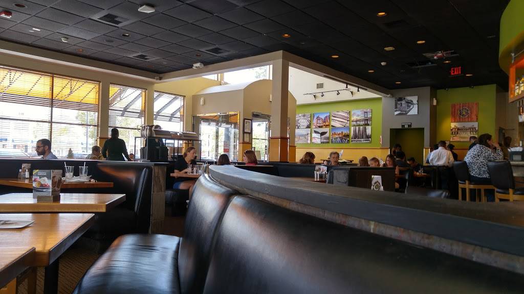 California Pizza Kitchen at Westbury | restaurant | 1256 Old Country Rd, Westbury, NY 11590, USA | 5166833338 OR +1 516-683-3338