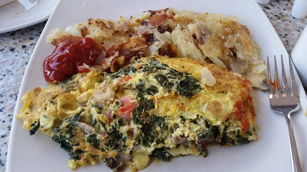 Hollywood Grill | restaurant | 1811 Concord Pike, Wilmington, DE 19803, USA | 3026551348 OR +1 302-655-1348