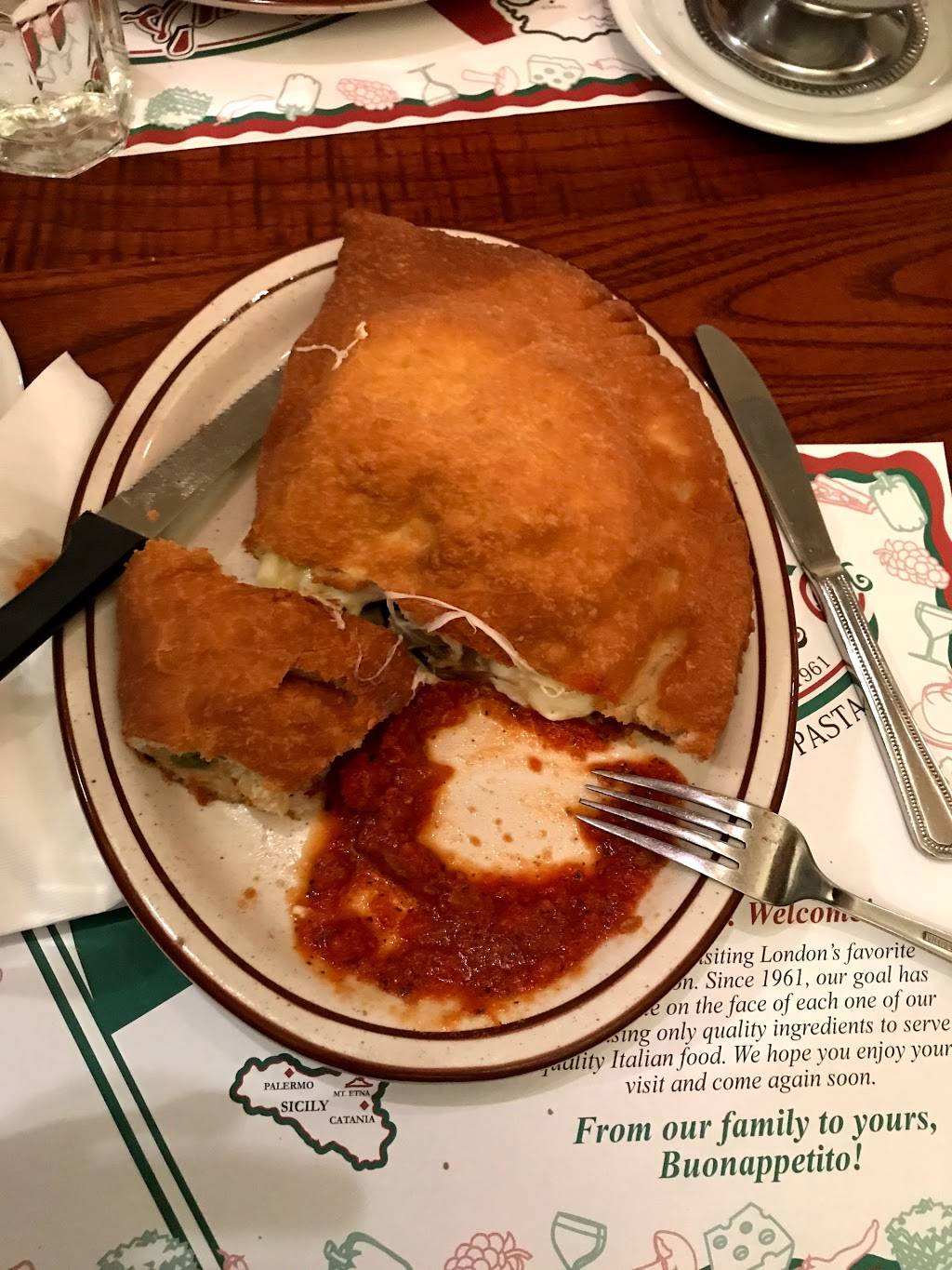 Tonys Famous Italian | restaurant | 458 Southdale Rd E, London, ON N6E 1A3, Canada | 5196852583 OR +1 519-685-2583