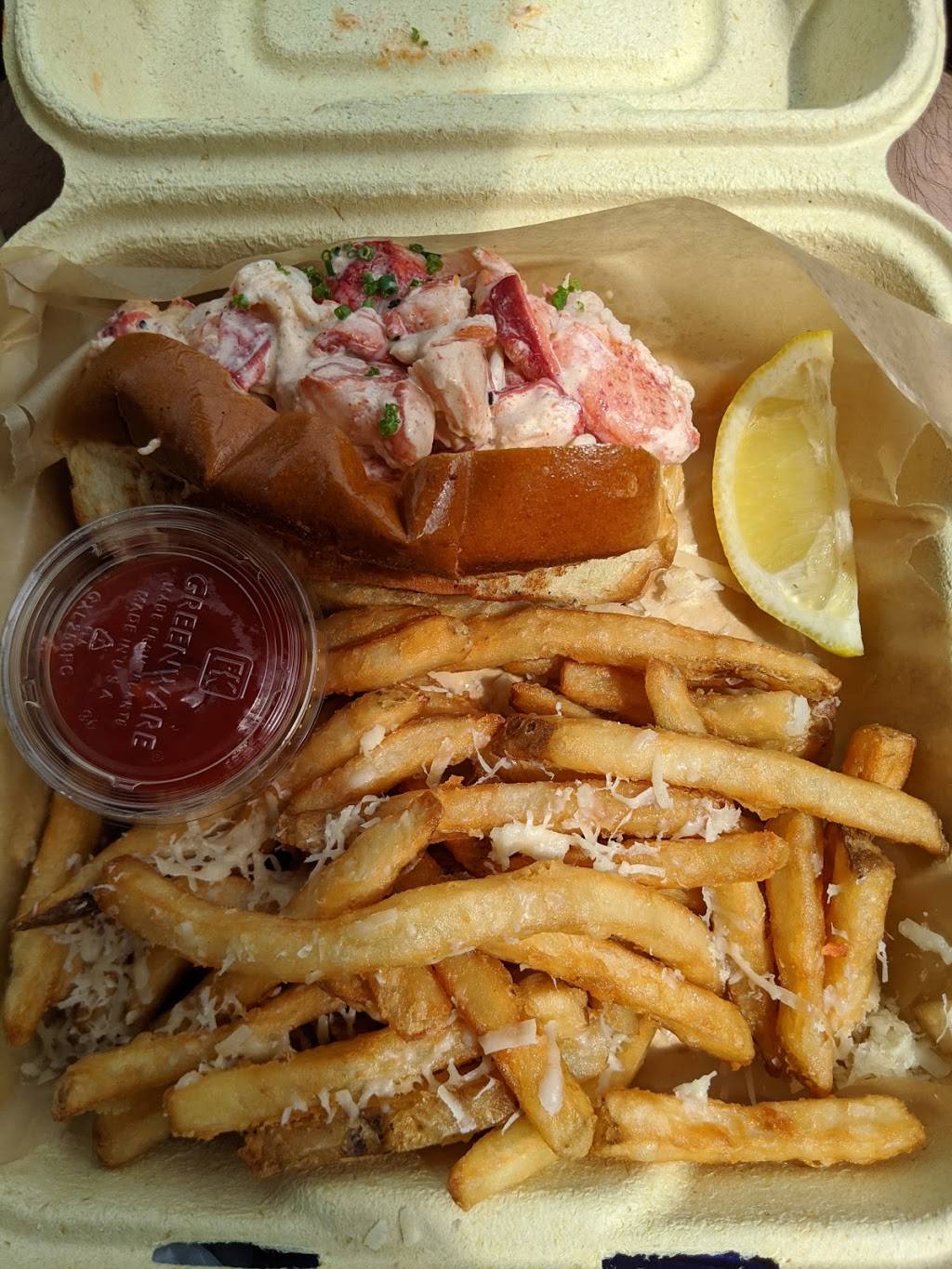 The NorEaster Pound & Market | restaurant | 10 Huntington Rd, Northeast Harbor, ME 04662, USA | 2072768035 OR +1 207-276-8035