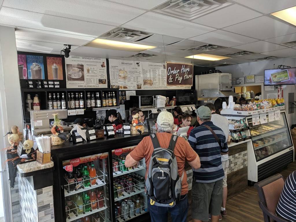 Divicious Deli & Coffee Shop | restaurant | 128 E Main St, Lakeland, FL 33801, USA | 8639409779 OR +1 863-940-9779