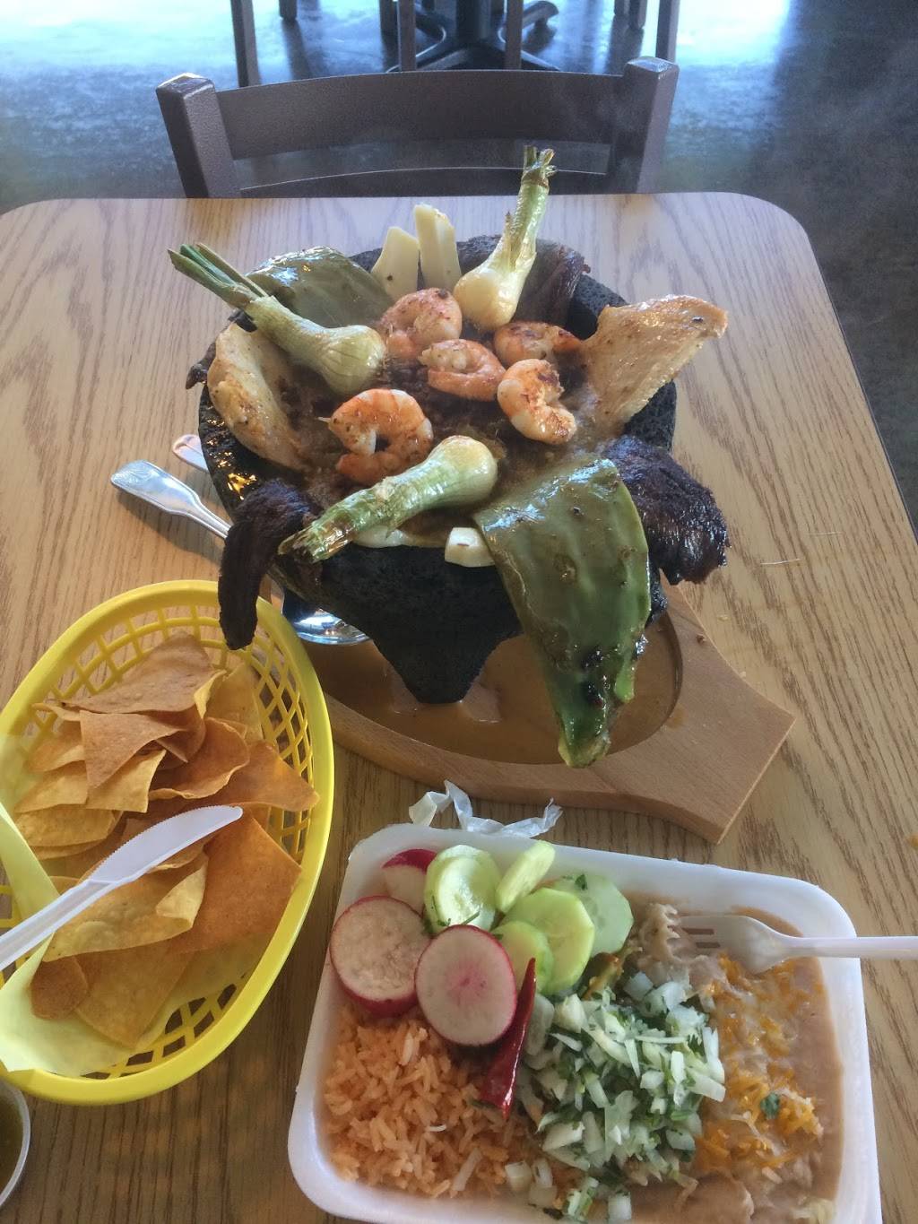 Lalos Mexican restaurant | restaurant | 393 W Shaw Ave, Clovis, CA 93612, USA | 5594723191 OR +1 559-472-3191